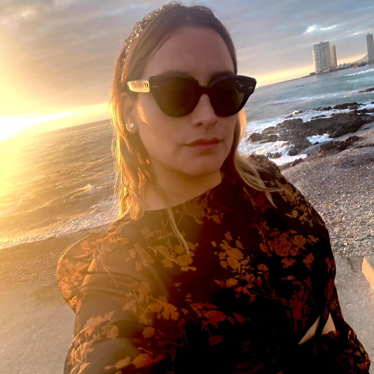 goodnovel comment avatar